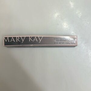 Mary Kay lip liner in red